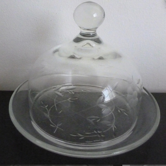 Princess House Heritage Round Covered Butter / Cheese Dome / Cloche and Plate - Picture 2 of 6